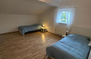 Monteurwohnung , 4 Schlafzimmer, 130qm, Balkon, einzige Wohneinheit im Haus, Parkplatz - Foto 9
