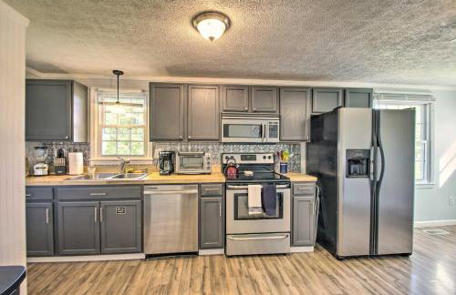 Dog-Friendly Fayetteville Home with Hot Tub! - Foto 7