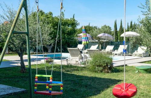 Breg Ivanovci - Three Bedroom Villa with Swimming Pool - Photo 29