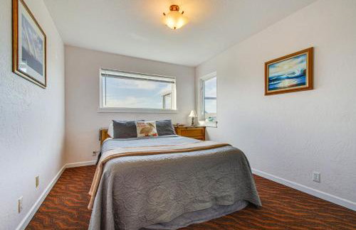 Oceanfront Castle with Hot Tub and Game Room - Foto 27