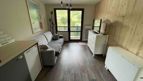 Studio refait à neuf avec balcon - Famille - Parking couvert - Foto 3