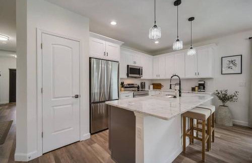 Family Villa King Bed, 3 bedrooms 2baths, 7 guests, Close to Beaches, Golfing, Fishing - Foto 11