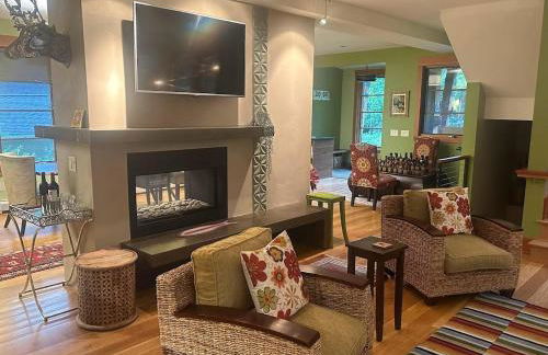 Coveted Creekside Setting, Near Downtown And Bogert Park - Foto 7