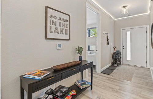 Lakefront Topsider Condo w/ Boat Slip, 2 Pools & Large Deck - Foto 21