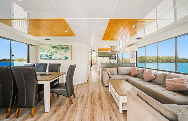 Coomera Houseboat Holidays - Foto 23