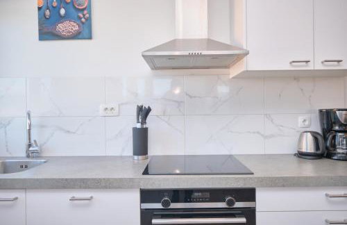 Queen's Lodge Mastrinka by Litto - Photo 40