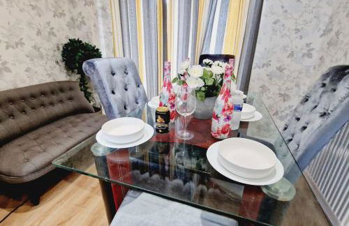 Modern Home near London ensuite room, 3 toilets - Foto 48