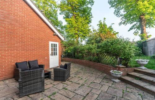 Gorgeous 4 BR House Near Station mins to London - Pass the Keys - Foto 57