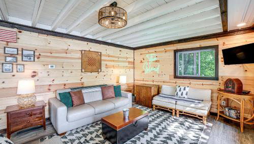 Private Island Home in Belding with Dock and Grill! - Foto 4