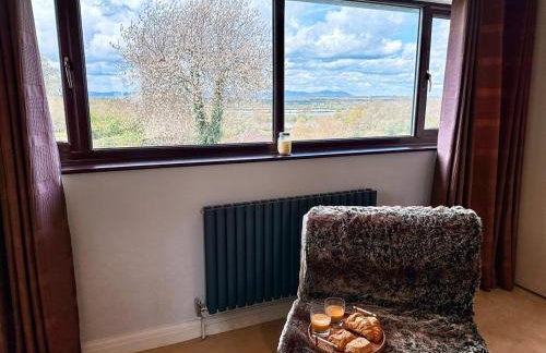 Dog-Friendly Country Home, Woodburner, Private Fields & Hot Tub! - Photo 70