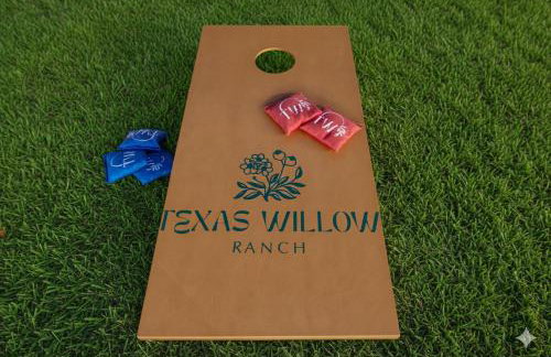 Texas Willow Ranch - Epic Luxury Retreat with Pool, Game room, Soccer, BBQ, Fire table - Foto 60