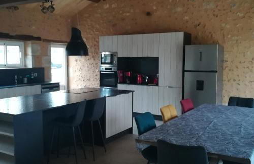 Fermette rénovée spacieuse, calme et lumineuse - Foto 4