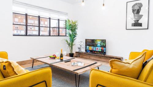 Spacious Loft Apartment - Smart TV - WiFi - On Street Parking 1NT - Foto 2