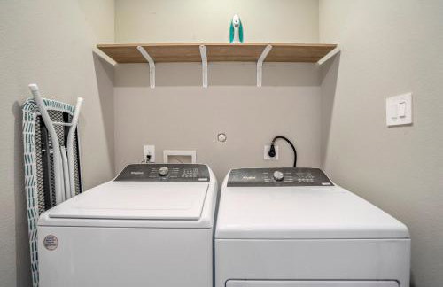 Spacious 3 Bed House near MD Anderson with Free Parking & Wi-Fi - Photo 43