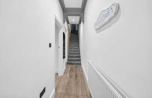 Deja Two Luxe 4BR House By AltoLuxo Short Lets & Serviced Accommodation With Free WiFi & Parking - Foto 19