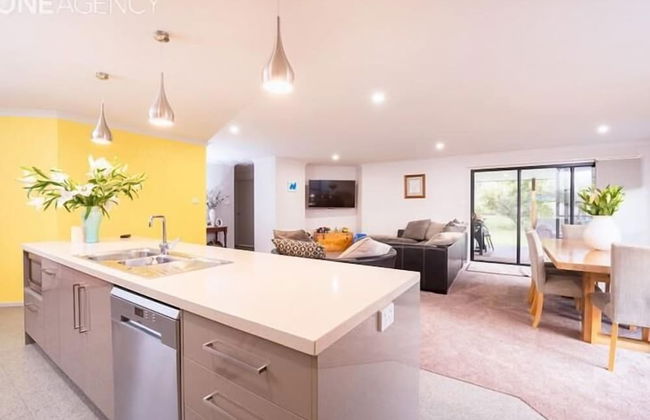 Euphoria House - Photo 1