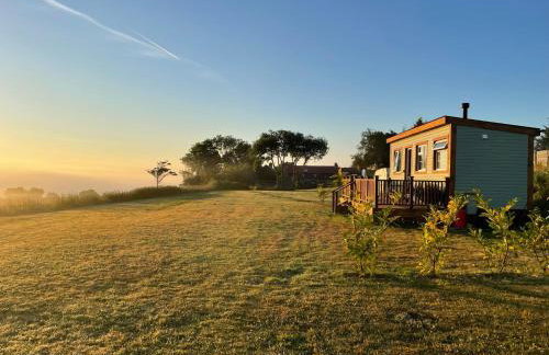 Cuddles & Bubbles Cozy Cabin with jacuzzi spa hot tub - Foto 2