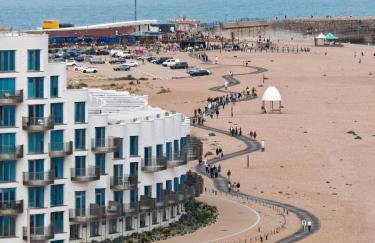 Ocean Whisper - 2 Bedroom Sea Front Apartment - Foto 41