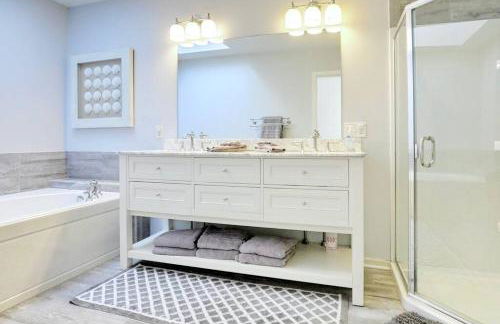 Cheerful 3 Bedroom Beach Front Cottage with Fire Place - Foto 11