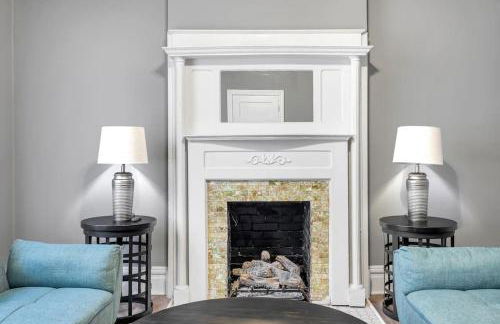 Beautiful Rehabbed Unit in Shaw Community - 4226b - Photo 3