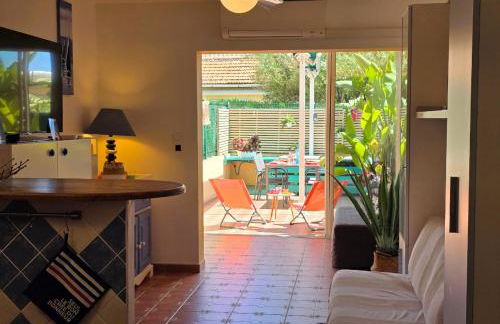 Grand Studio aux Salins - climatisation - terrasse - 90m de la mer - Foto 2