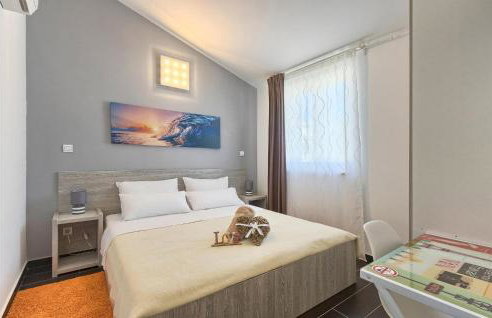 Amazing Home In Naselje Muzini - Foto 6