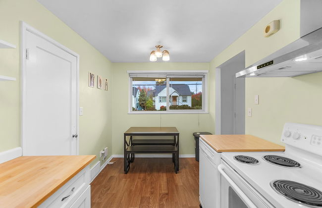 Greenwood's Lavender Haze - WalkScore 81 - Photo 10