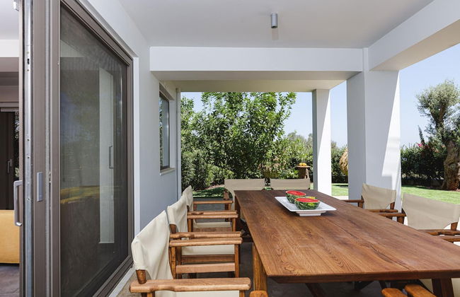 Villa Rizes Luxury in Maroulas - Photo 5