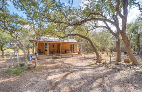 Happy Haven | Hill Country Couples Cabin Retreat - Foto 19