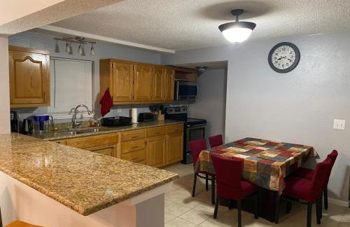 Cozy house with large free parking on premises - Foto 4