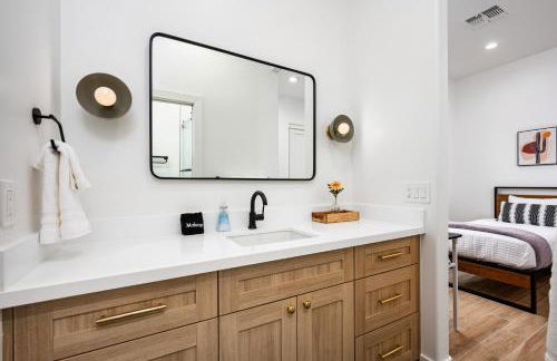 Mountain views swimming a private escape at Sonoran Serenity - Foto 64