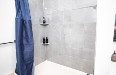 Excellent Location-20 Minutes to NYC-Free Parking - Foto 26