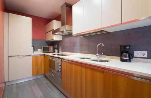 Luxury Central Apartment - Photo 3