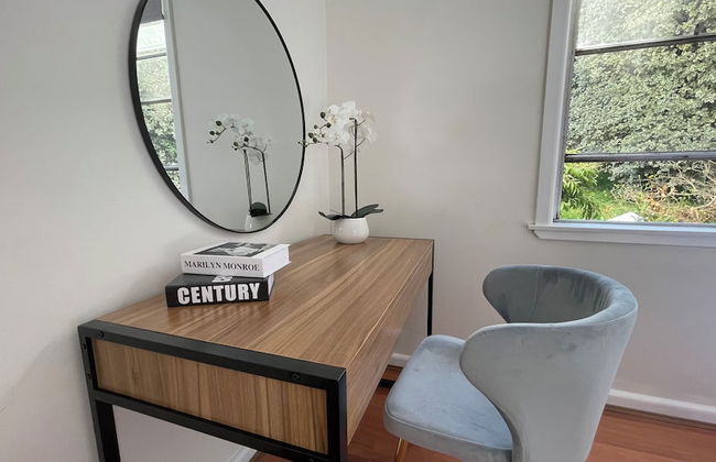 Morwell Pet friendly 3BM House - Photo 21