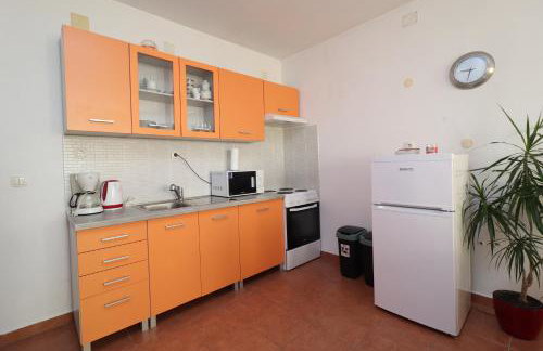 Apartment C.S. with the pool - Photo 13