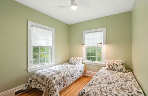 Charming Manville Heights Cottage Retreat home - Foto 25