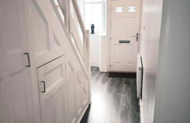 Large 3 Bedroom Home, Sleeps 7, Ideal for Families & Contractors, Long-Stay Friendly, Hosted by Clark Property Estates - Foto 10