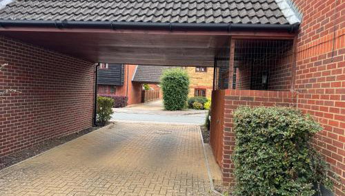 Cozy 2bed flat with free parking near Willen Lake in Milton Keynes - Foto 4