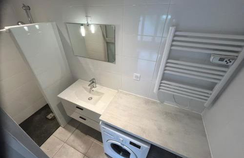 La loge de Gustave, studio avec wifi et une place de parking privatif - Foto 12