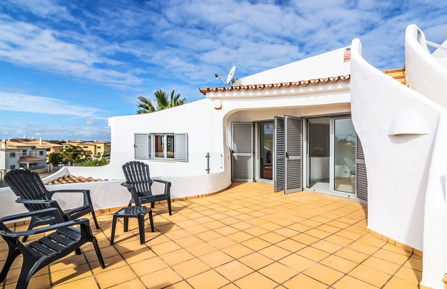 Arribas Villa - Photo 3