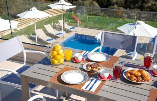 Etesians Villa, Heated Pool & Spa Whirlpool, BBQ, By ThinkVilla - Foto 20