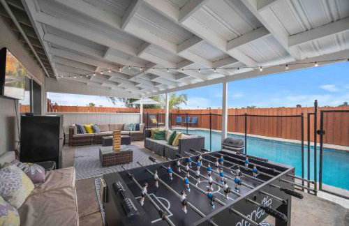 Family Retreat w/ Theater, Pool & Outdoor Dining - Foto 35