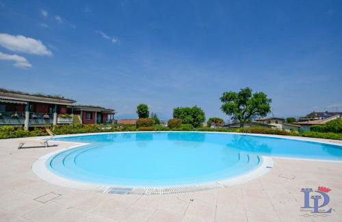 Paradise Lake View in a 5 pools exclusive residence DesenzanoLoft Official Partner Homes & Villas by Marriott Bonvoy - Foto 23