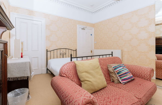 Spacious 4 Bedroom Apartment Near The Meadows/old Town - Foto 16