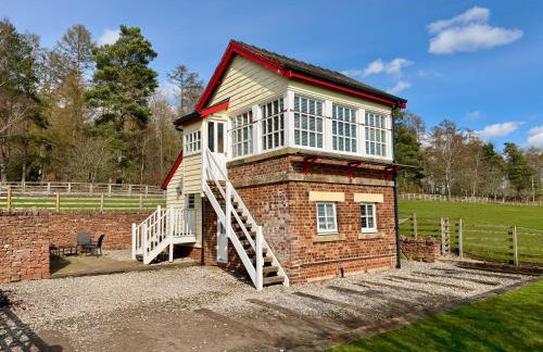 The Signal Box at Cliburn Station - Photo 1