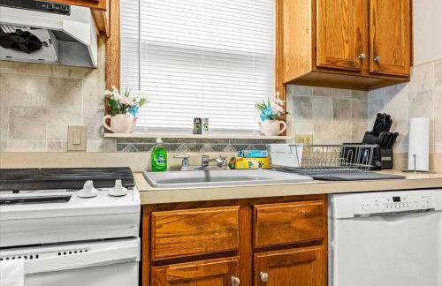 Newly Renovated 4 Bedroom 2 Bath Downtown Dearborn - Foto 13