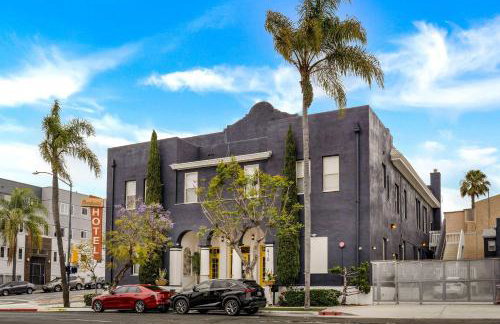 The Neon Elm Hotel - Foto 56