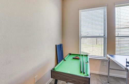 Covered Patio and Spacious Yard Houston Area Home! - Foto 11