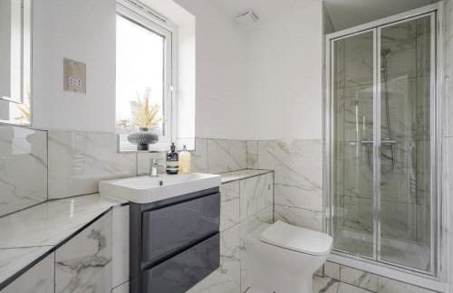 2 Luxurious Apartments with Free Parking near Chelmsford City - Foto 29