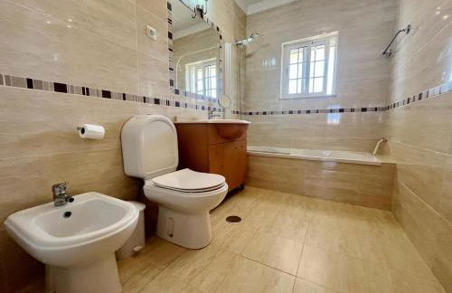 V4 moderno com Piscina - Burgau - Foto 15